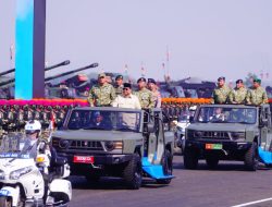Panglima TNI Dampingi Presiden RI Prabowo Subianto Pada Upacara Gelar Pasukan Operasional Dan Kehormatan Militer Panglima TNI Dampingi Presiden RI Prabowo Subianto Pada Upacara Gelar Pasukan Operasional Dan Kehormatan Militer