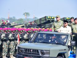 Penampilan Gagah Prajurit Petarung Pasmar 1 Dihadapan Presiden Republik Indonesia Penampilan Gagah Prajurit Petarung Pasmar 1 Dihadapan Presiden Republik Indonesia