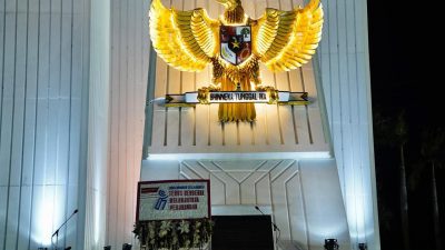 Panglima TNI Hadiri Upacara Ziarah Nasional Peringatan Hari Pahlawan 2025 di TMPNU Kalibata