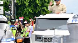 PresidencPrabowo Subianto didampingi oleh Wakil Ketua Kantor Tiba di Jawa Tengah, Presiden Prabowo Akan Resmikan RS Kardiologi Emirates–Indonesia
