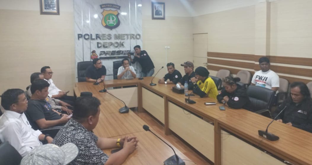 Aksi Demo Dukung Langkah Polres Depok Bersih Bersih Peredaran Obat Daftar G