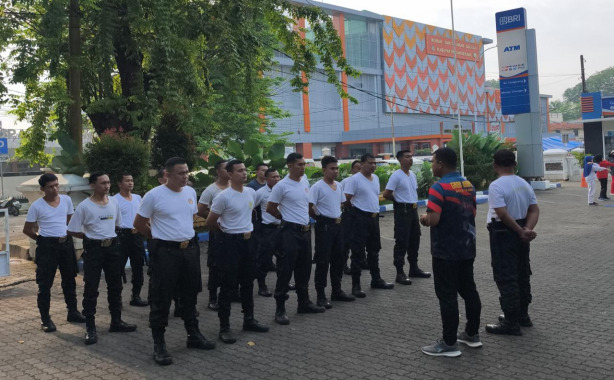 Satuan Pengaman BRI KC Tangerang Ahmad Yani Gelar Pelatihan Rutin untuk Tingkatkan Ketangguhan dan Pelayanan