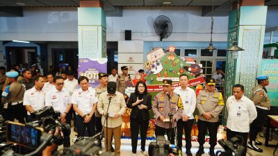 Tinjau Pengamanan Nataru di Stasiun Pasar Senen, Kapolri Ingatkan Kesiapsiagaan Hadapi Potensi Bencana