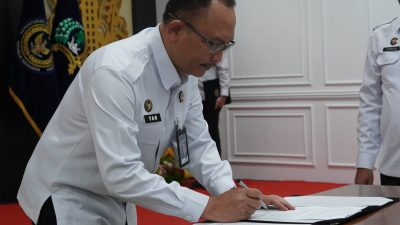Yan Rusmanto Lantik 8 Pejabat Manajerial dan Non-Manajerial