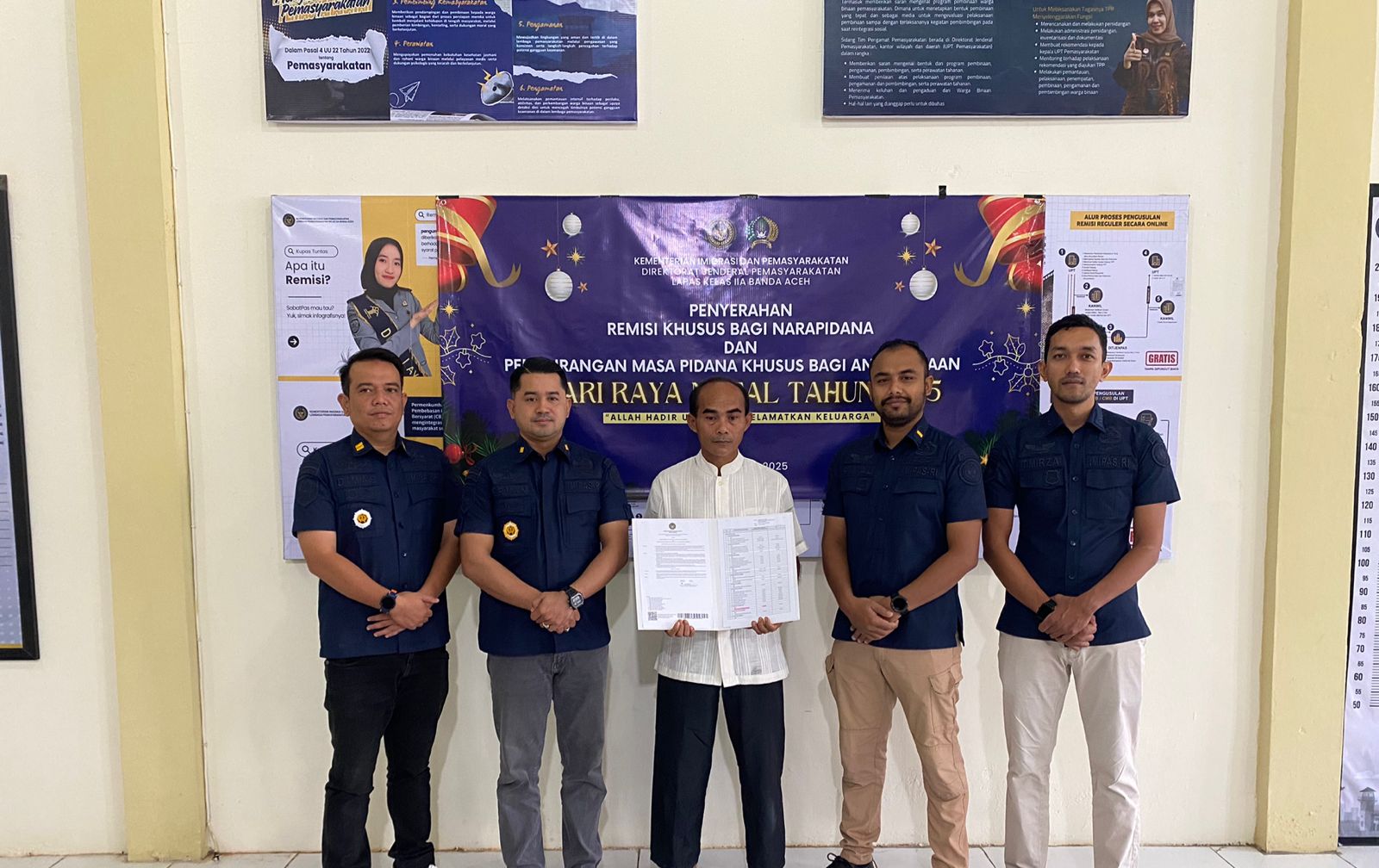 Lapas Kelas IIA Banda Aceh Laksanakan Penyerahkan Remisi Khusus Natal Tahun 2025