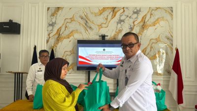 Wujud Kepedulian Sosial, Lapas Kelas IIB Langsa Salurkan 10 Paket Sembako untuk Keluarga WBP dan Masyarakat Sekitar