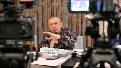 Menhub Dudy Tegaskan Pencarian Intensif Pesawat ATR 42-500, Serpihan Ditemukan di Maros Menhub Dudy Tegaskan Pencarian Intensif Pesawat ATR 42-500, Serpihan Ditemukan di Maros