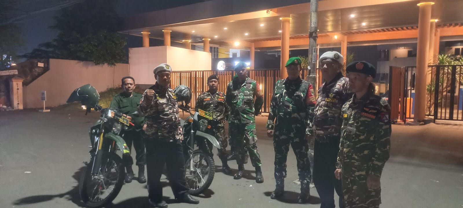 Wujud Nyata Kebersamaan, Babinsa Patroli Malam Bersama Komduk