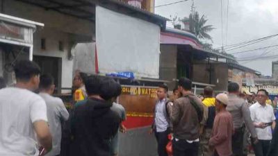 Tabir Kematian Karyawan Donat di Cibodas, Polisi Bawa Jenazah ke RSUD Tangerang Tabir Kematian Karyawan Donat di Cibodas, Polisi Bawa Jenazah ke RSUD Tangerang