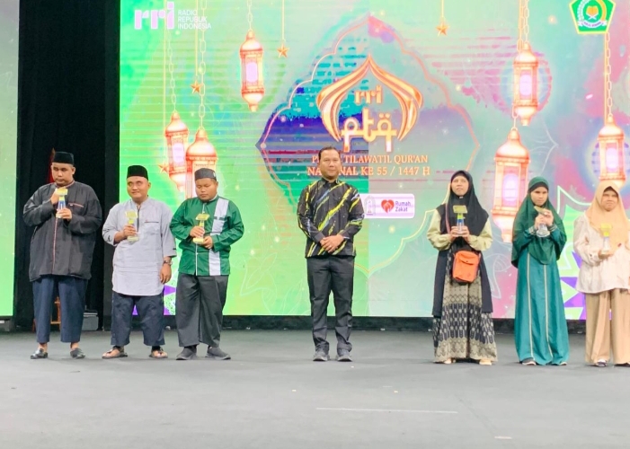 Kemensos Salurkan Al-Qur’an Braille