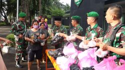 Berbagi di Bulan Suci Ramadhan, Kodim 0506/Tgr Bagikan Takjil Kepada Masyarakat Berbagi di Bulan Suci Ramadhan, Kodim 0506/Tgr Bagikan Takjil Kepada Masyarakat