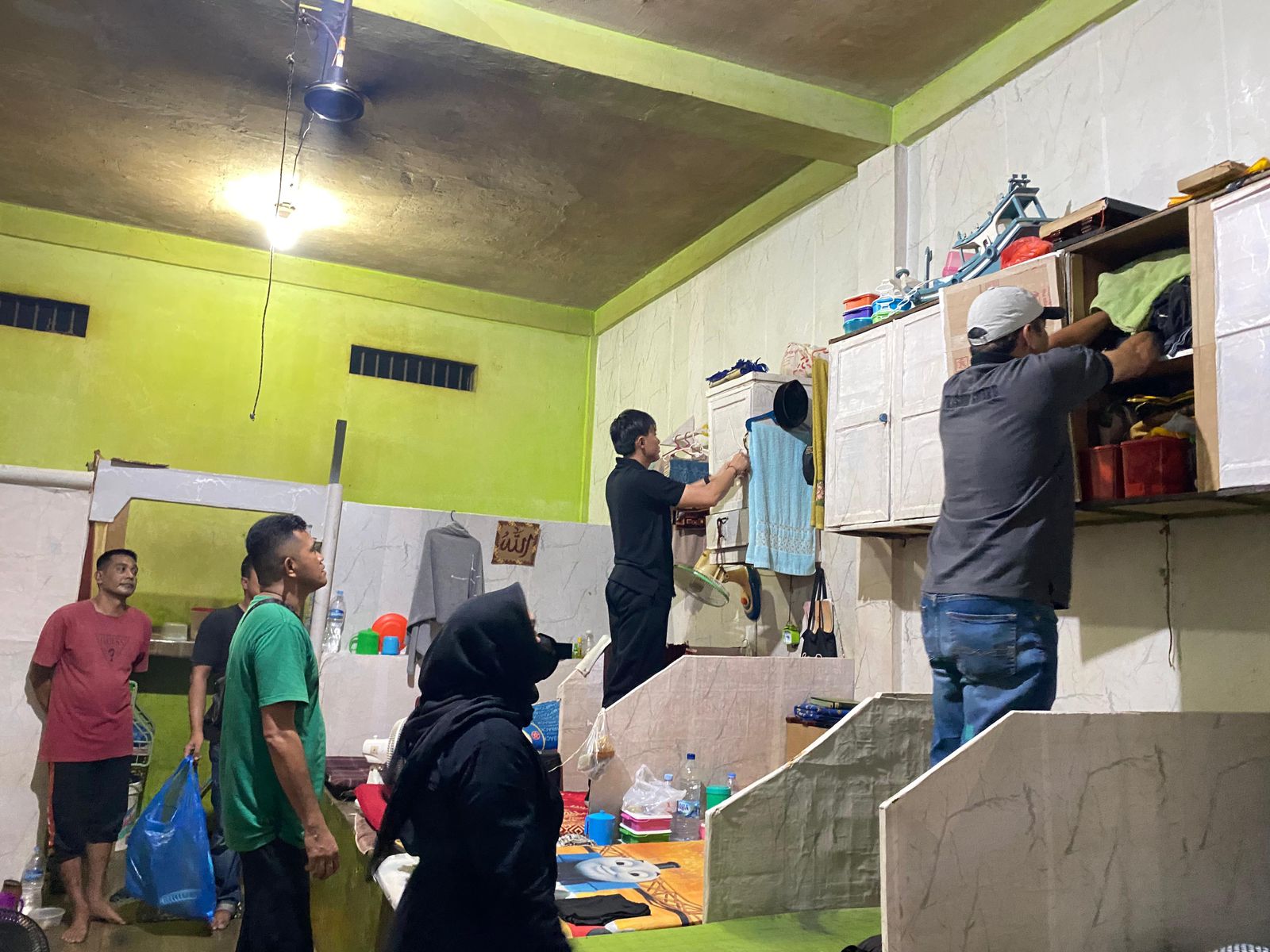 Pastikan Situasi tetap Aman dan Tertib selama Ramadhan, Lapas Kelas IIA Banda Aceh gelar Penggeledahan Blok Hunian