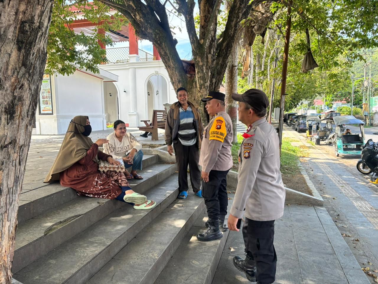 Polisi Hadir di Tengah Masyarakat, Ops Ketupat Otanaha 2026 Edukasi Warga Jaga Keamanan Jelang Idul Fit