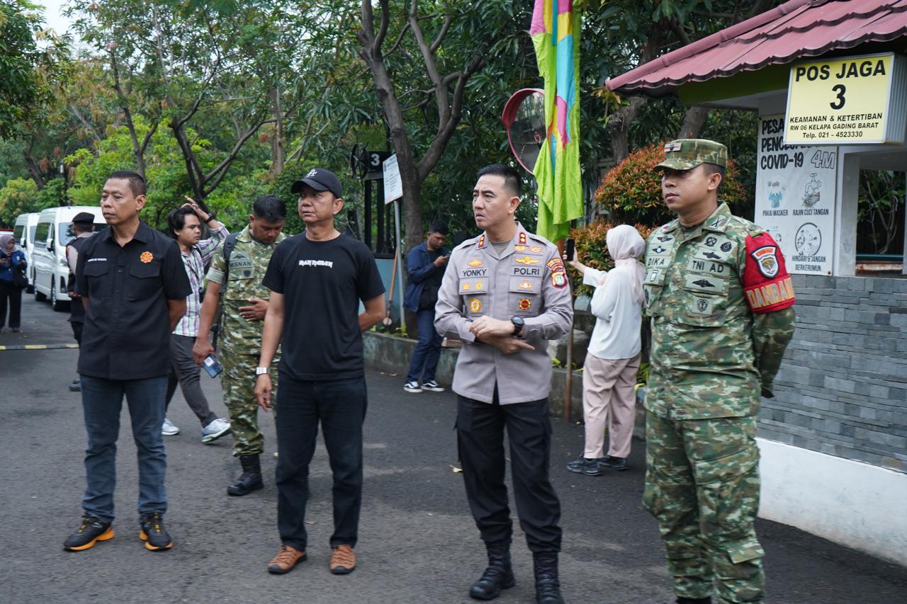 Wakapolres Jakarta Utara Ikuti Kegiatan Penangkapan Ikan Sapu-Sapu Bersama Gubernur DKI di Kelapa Gading