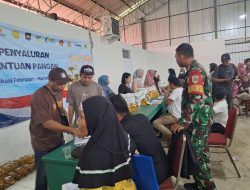 Sinergi TNI-Polri Sukseskan Penyaluran Bansos di Desa Lumpang