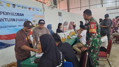 Sinergi TNI-Polri Sukseskan Penyaluran Bansos di Desa Lumpang