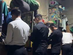 Pelaksanaan Razia Kamar Hunian Warga Binaan Lapas Idi Bersama APH Terkait.
