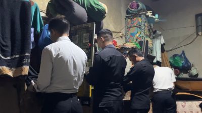 Pelaksanaan Razia Kamar Hunian Warga Binaan Lapas Idi Bersama APH Terkait.