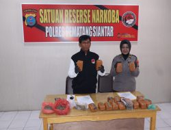 Door Stop Ungkap Kasus ,Kasat Narkoba Polres Pematangsiantar Paparkan Didepan Media 