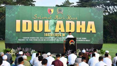 Hangat dan Penuh Kebersamaan, Danrem 083/Bdj Sholat Idul Adha Bersama Warga Malang Raya