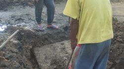 Kecewa Tak Tersentuh Pembangunan, Warga Cipanengkas Sukabumi Swadaya Perbaiki Jalan Menuju Curug Banteng